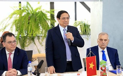                     Viet Nam PM calls on Romanian oil industry to invest in Vietnam